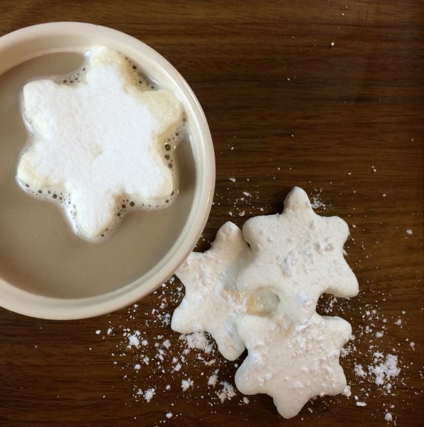 Homemade-Marshmallows-Beauty-and-Blooms