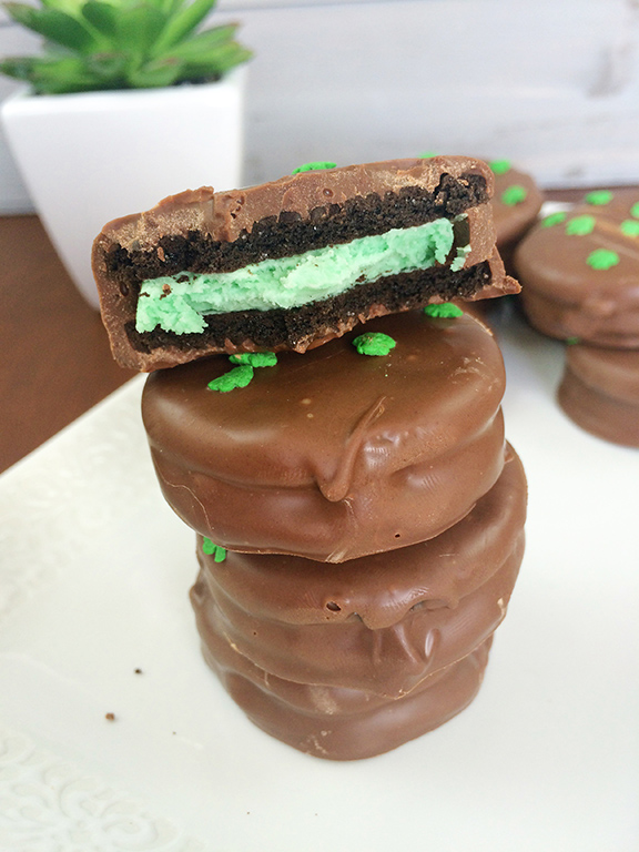 Chocolate-Covered-Mint-Oreo