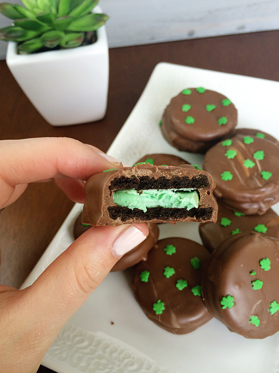 Chocolate-Covered-Mint-Oreo