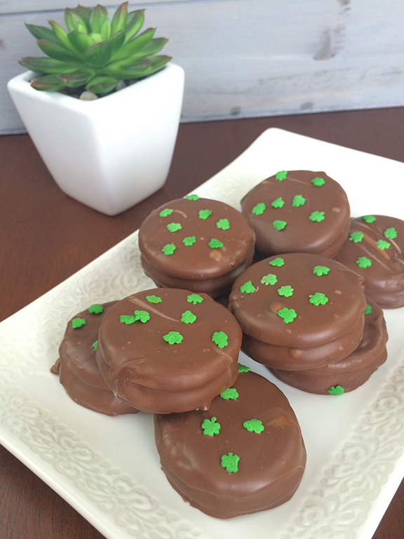 Chocolate-Covered-Mint-Oreo
