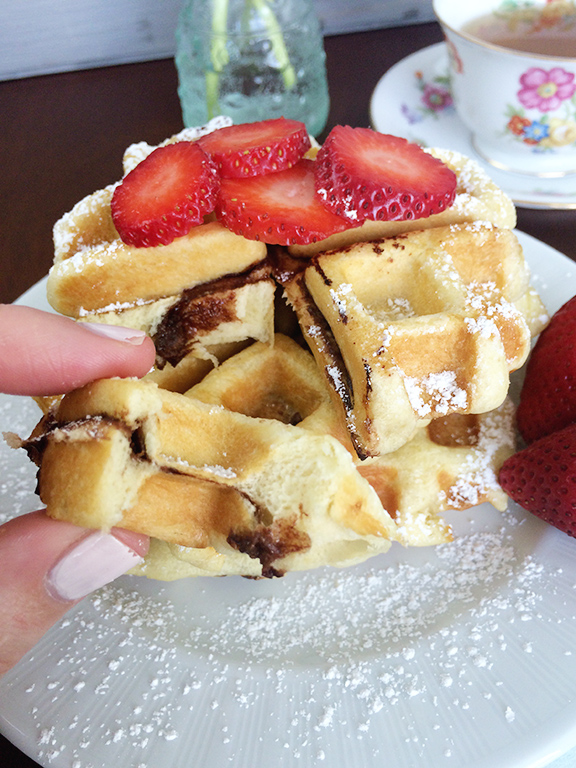 Nutella-Stuffed-Puffles-Beauty-and-Blooms