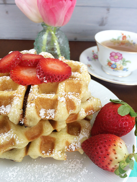 Nutella-Stuffed-Puffles-Beauty-and-Blooms