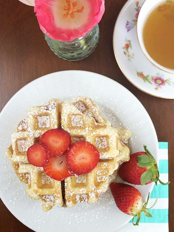 Nutella-Stuffed-Puffles-Beauty-and-Blooms