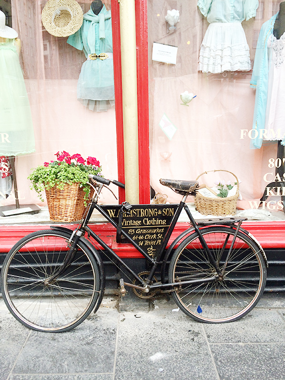 Tonner-Travels-Edinburgh-Scotland