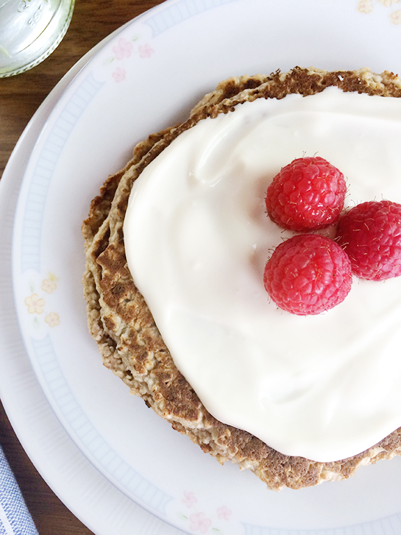 Banana Oatmeal Pancakes