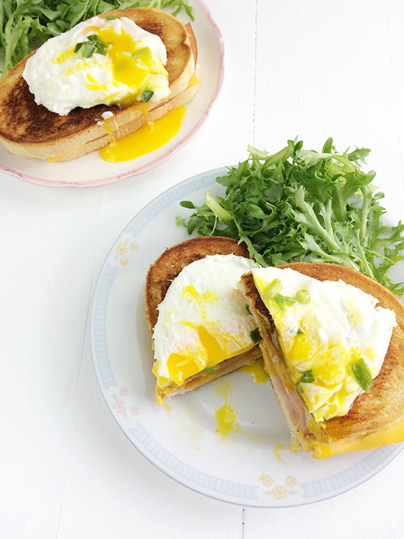 Croque Madame. Easy sandwich to make for a delicious lunch!