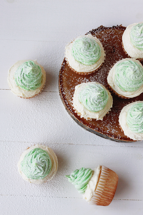 Meringue Christmas Tree Cupcakes