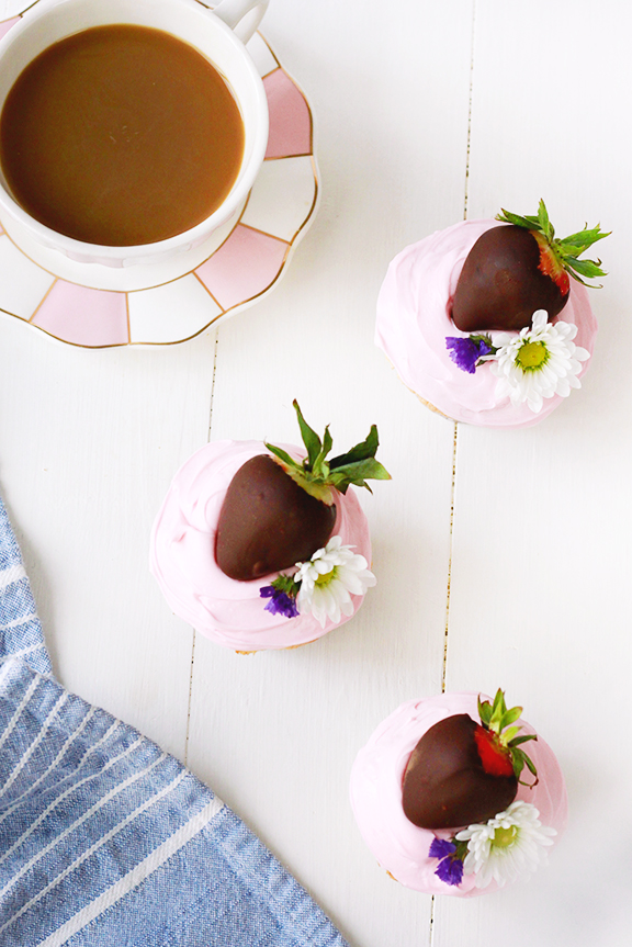 Chocolate Covered Strawberry Angel Food Cupcakes