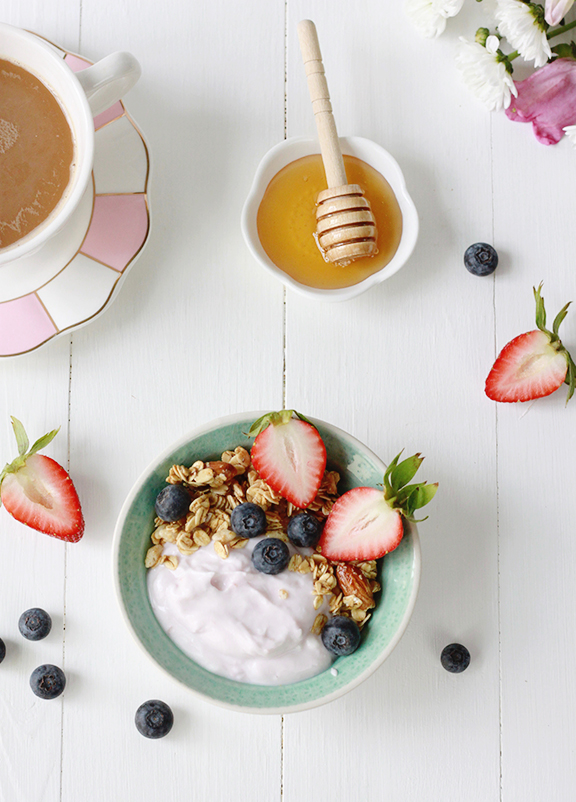 Greek Yogurt Bowl with Berries and Honey