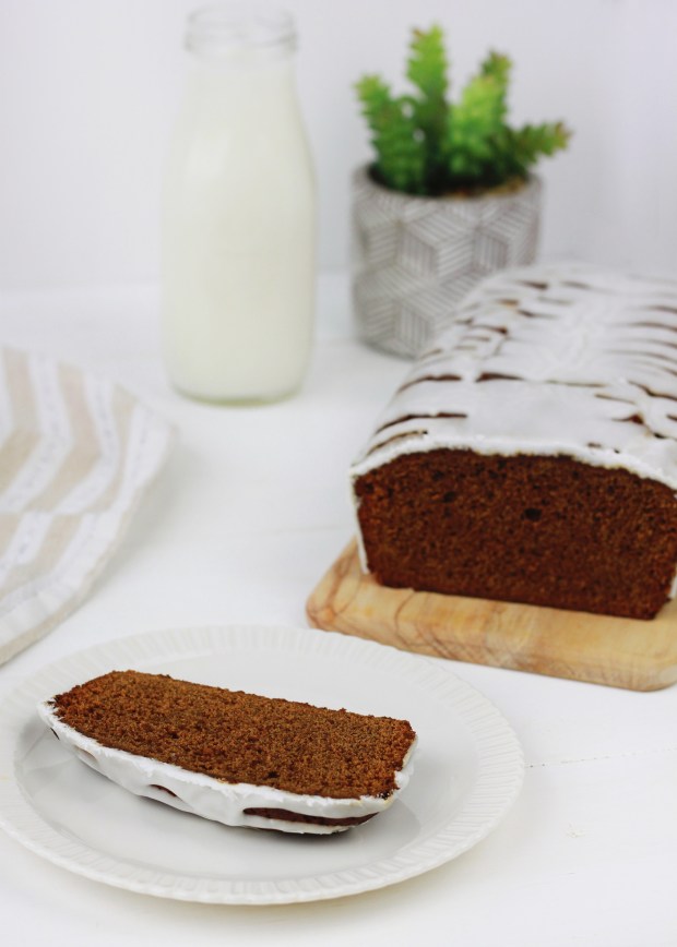 Holiday Gingerbread Loaf | Holiday Baking | Christmas Breakfast Inspiration | Gingerbread Recipe | Holiday Baking Idea | Christmas Party Dessert Inspiration | Holiday Brunch Idea