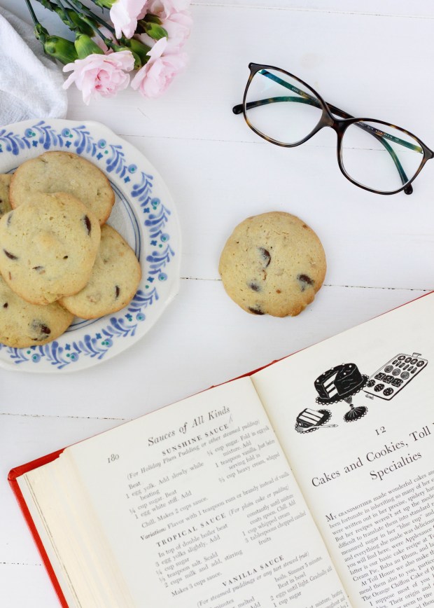 Tasting History: Toll House Chocolate Chip Cookies | Vintage Cookie Recipe | Lost Recipes | Chocolate Chip Crunch Cookies | First Chocolate Chip Cookie Recipe